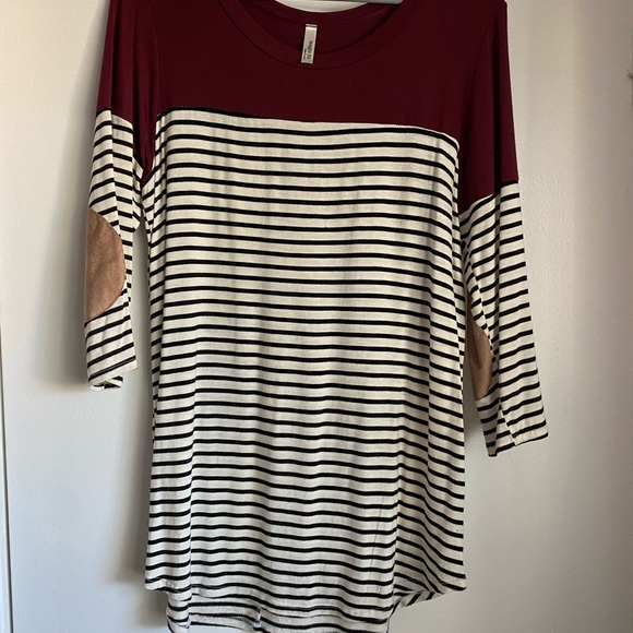 3/4 sleeve stripped and floral tops - Picture 2 of 3